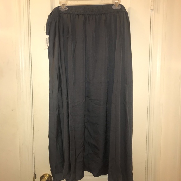Old Navy maxi skirt - Picture 3 of 4